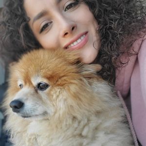 Meet your Posher, Mona